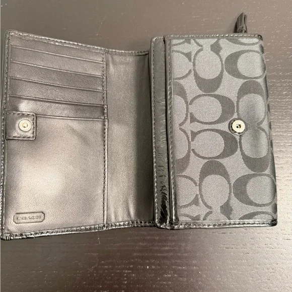 Coach Black and Gray Signature Wallet - Picture 2 of 6